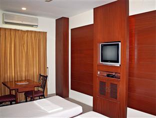 V2C Vintage Hotel Hyderabad Exterior foto